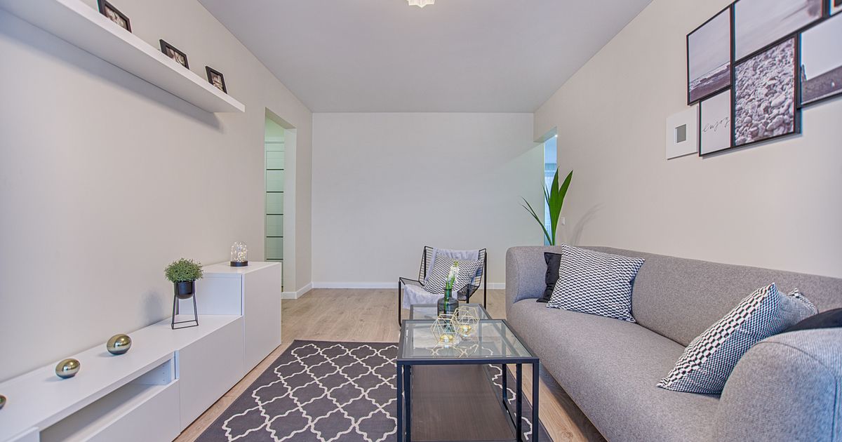 How to Choose Laminate Flooring — AC Rating, Thickness & Waterproof — flooring project photo